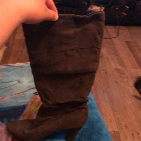 Boots - Picture 3 of 3